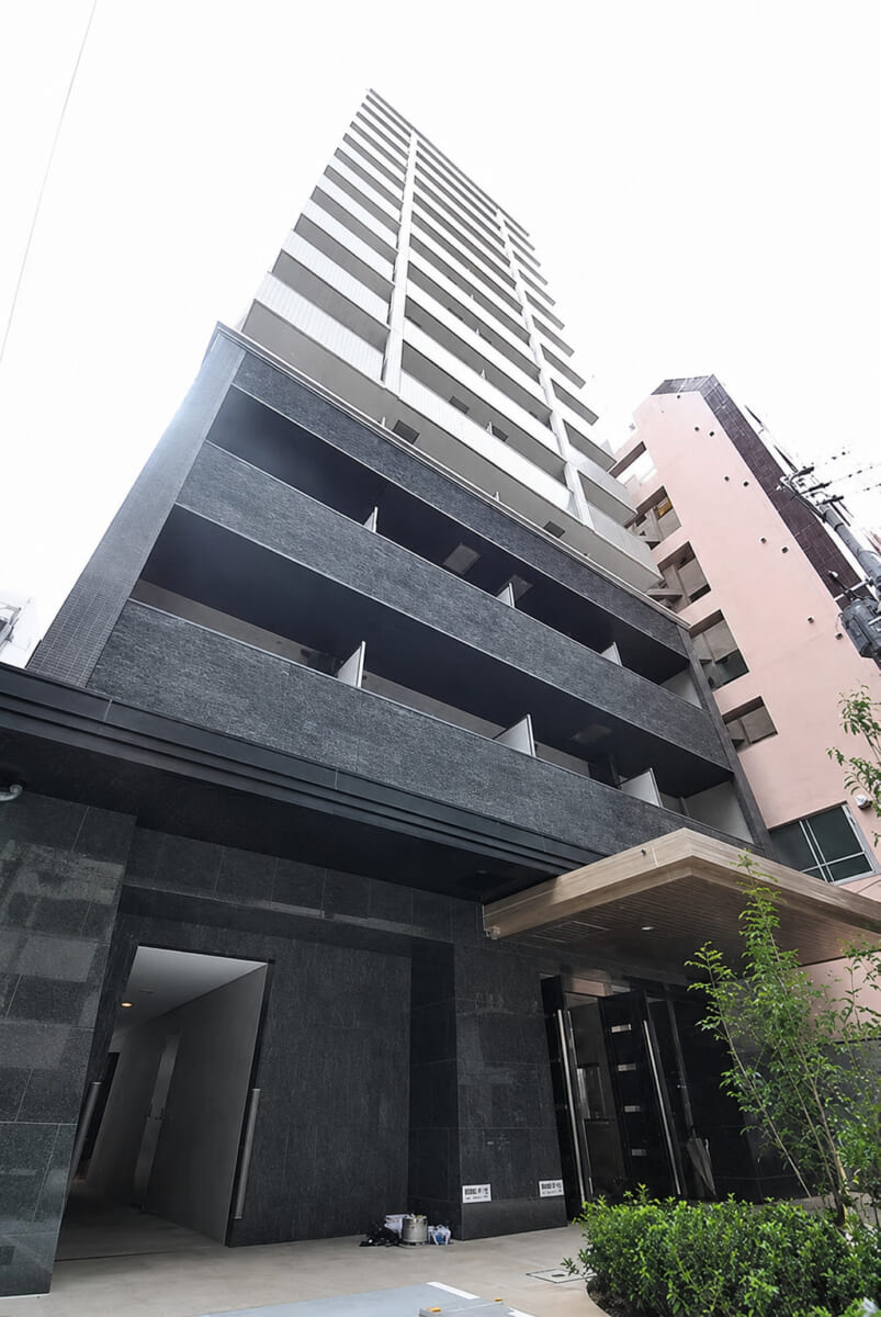 BraTTo心斎橋ラグジェ