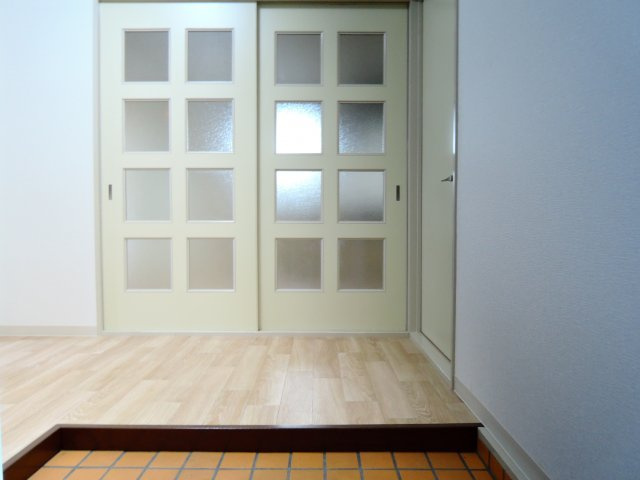 高槻市東五百住町２丁目の賃貸マンションの玄関