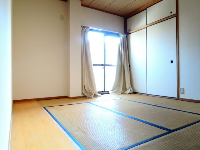 高槻市東五百住町２丁目の賃貸マンションの寝室