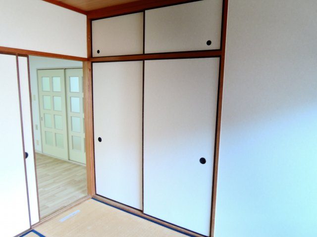 高槻市東五百住町２丁目の賃貸マンションの収納