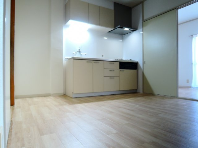 高槻市東五百住町２丁目の賃貸マンションの居間・リビング
