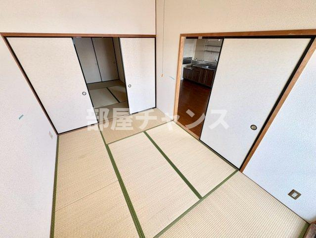レジディア日比野の和室