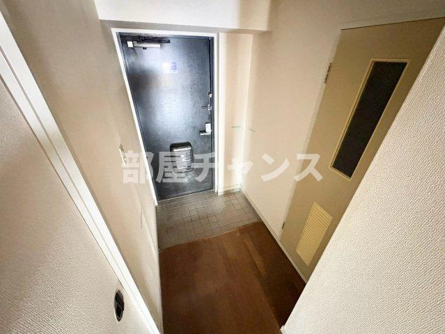 レジディア日比野の玄関