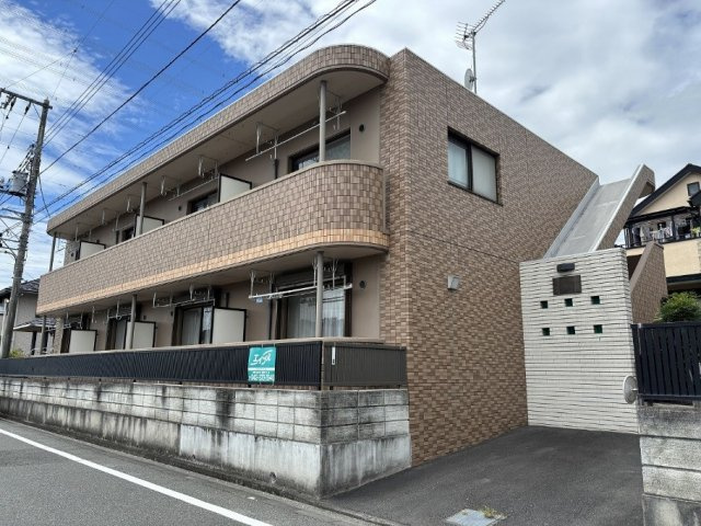 南東向き最上階の２階角部屋２面採光で陽当り眺望良好です♪
