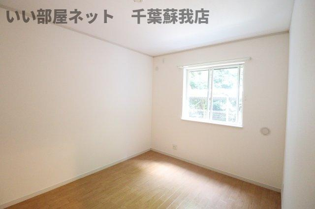エムティー・パインの洋室|落ち着いた色調の洋室です