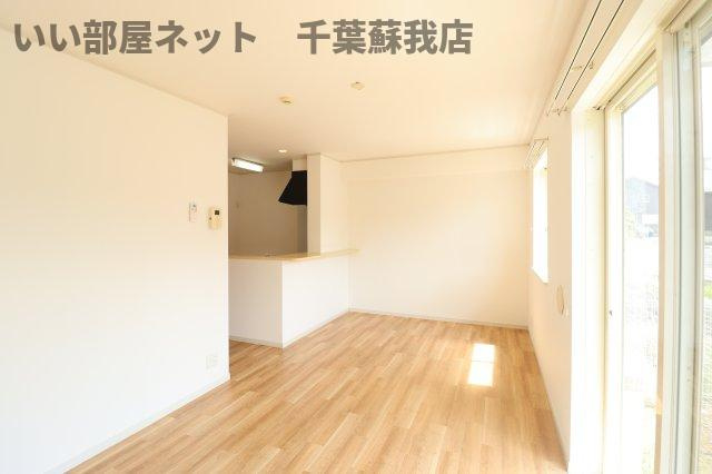 エムティー・パインの居間・リビング|ゆったり過ごせる居間です