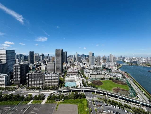 東京スカイツリーまで抜ける開放感ある眺望です。
