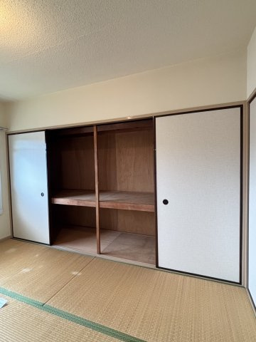 ★押入★