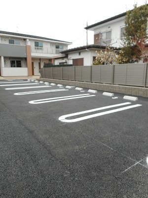 サニーガーデン日の出の駐車場
