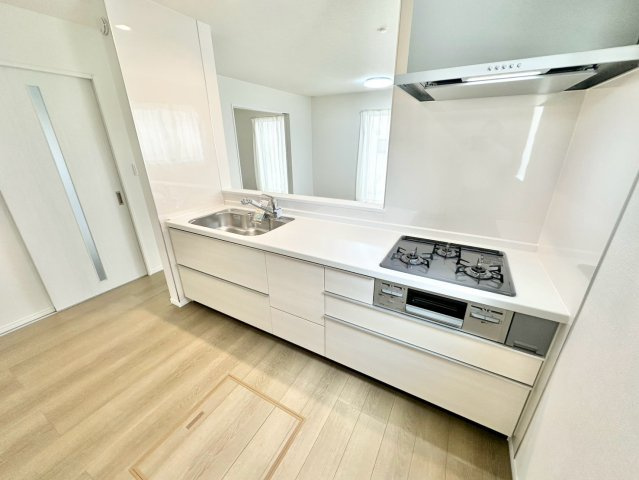 ハートフルタウン　刈谷市築地町２期のキッチン|浄水器付きの使いやすいキッチン。料理初心者さんでも楽しく作業できそうな、機能的な空間です。									
									