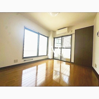 【居間・リビング】 | 海老澤マンション | 洋室のお部屋です。