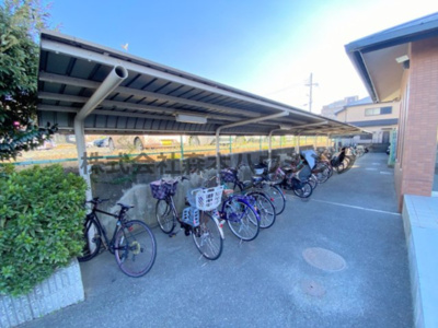【その他共用部分】 | 　四條畷・サカモトマンション | 駐輪場です