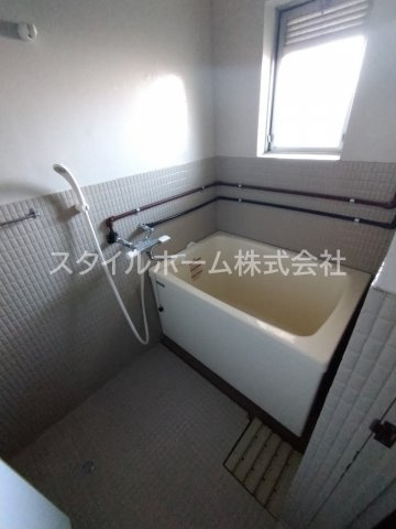 【浴室】 | グラッセ前田 | 別部屋写真です。