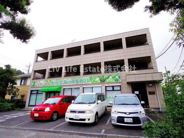 小平市鈴木町２丁目の賃貸マンションの駐車場