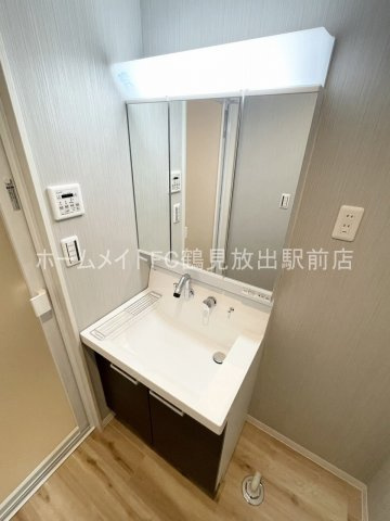大阪市城東区中浜１丁目の賃貸マンションの独立洗面台