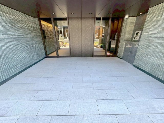 エステムコート新大阪13ニスタのエントランス