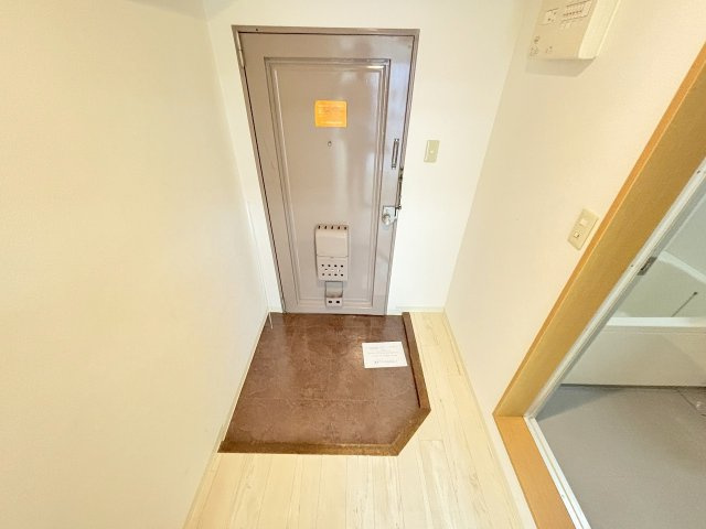 フルーレ新大阪ビルの玄関