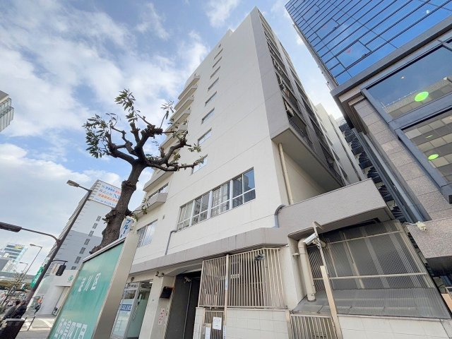 フルーレ新大阪ビルの外観