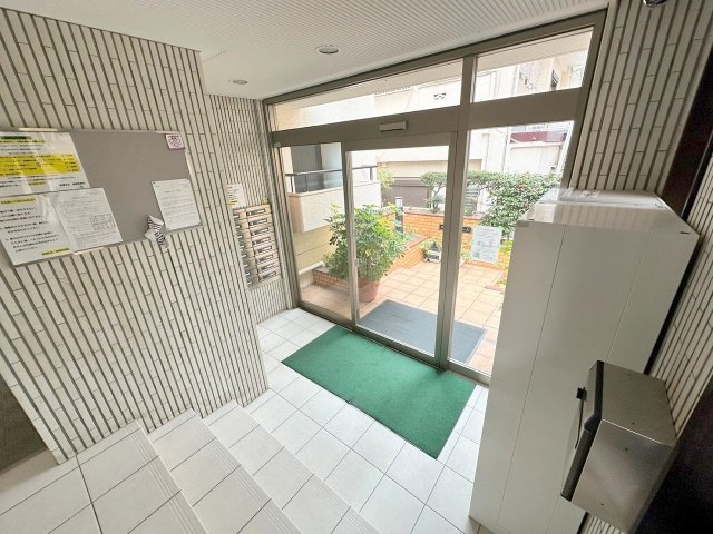 新大阪ファミール東館のロビー