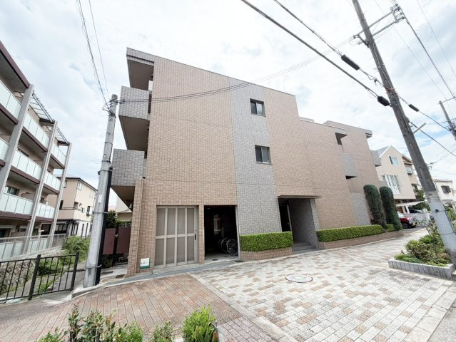 エクセル吹田の外観