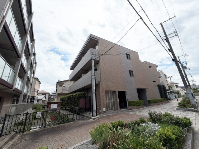 エクセル吹田の外観