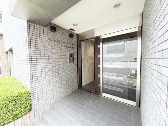 エクセル吹田のエントランス