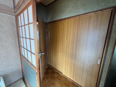 【内装】 | -三丁目不動産-　熊谷市拾六間　昭和52年築 | 2階廊下収納