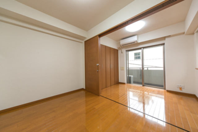 コートラクリア京橋の居間・リビング|※写真は同タイプ住戸です。