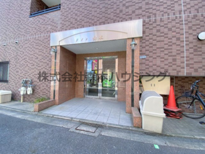 【エントランス】 | 　メゾン山本 | ゆとりのあるエントランスです