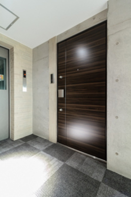 【玄関】 | ラペルラ世田谷赤堤 | ※写真は同タイプ住戸です。