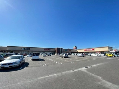 ヨークベニマル山田鈎取店 徒歩15分。 1130m