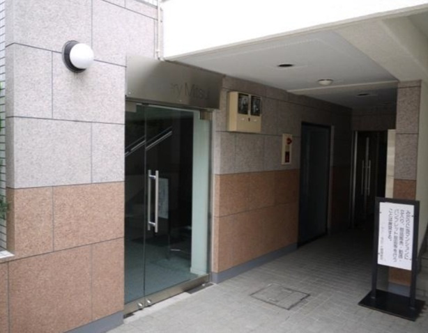 大田区東雪谷２丁目の賃貸マンションのエントランス
