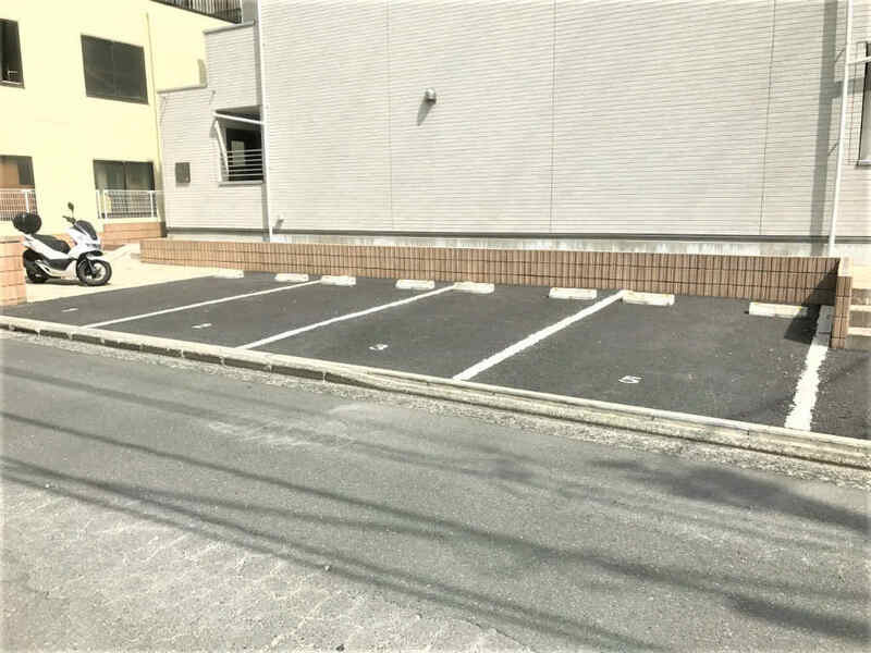 リブリ・大熊の駐車場