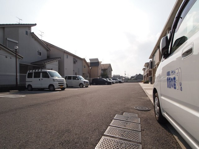 イリーデＡの駐車場