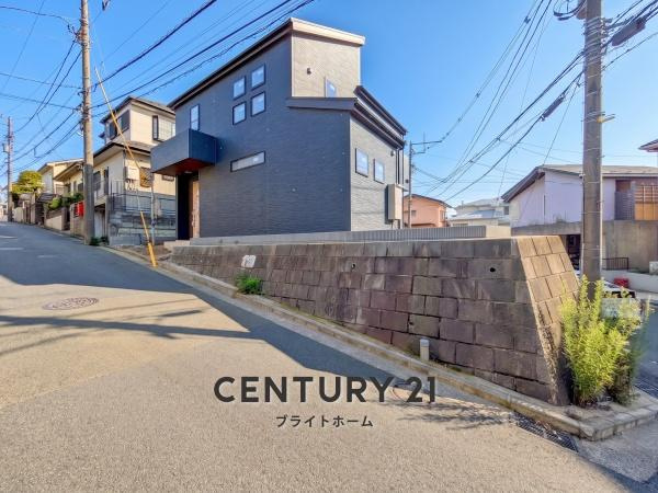 横浜市都筑区川和町の新築一戸建の前面道路含む現地写真|陽当りの良さが伝わります。
是非一度、現地へ起こしください。

