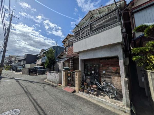 【前面道路含む現地写真】