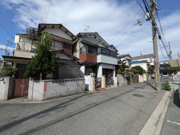 【前面道路含む現地写真】