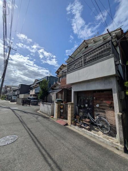 【前面道路含む現地写真】