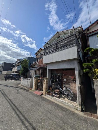 【前面道路含む現地写真】