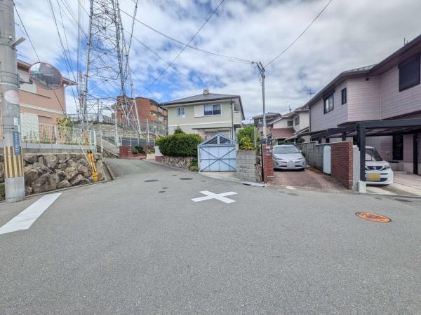 【前面道路含む現地写真】