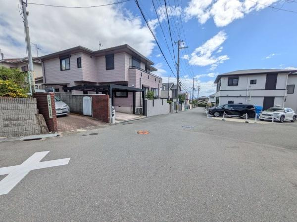 【前面道路含む現地写真】