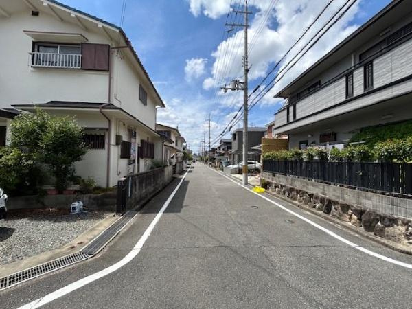 【前面道路含む現地写真】