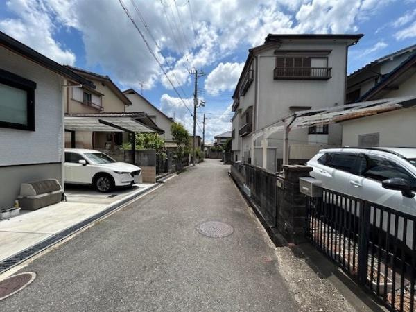 【前面道路含む現地写真】