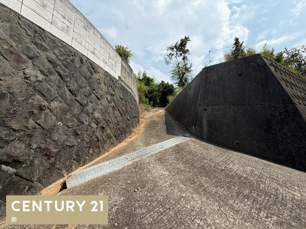 和歌山市朝日　中古戸建の前面道路含む現地写真