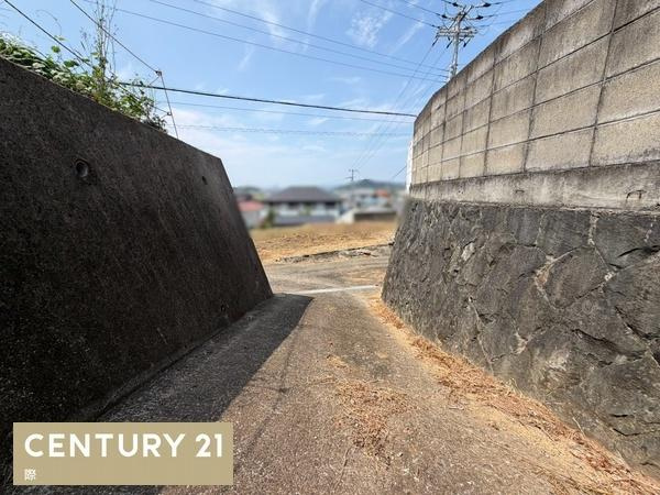 和歌山市朝日　中古戸建の前面道路含む現地写真