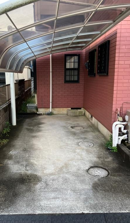 南平台戸建の駐車場