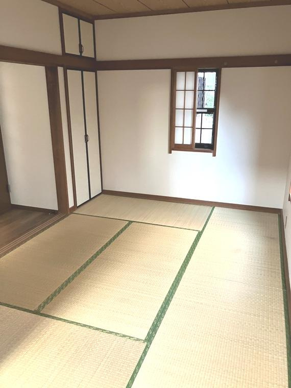 南平台戸建の寝室