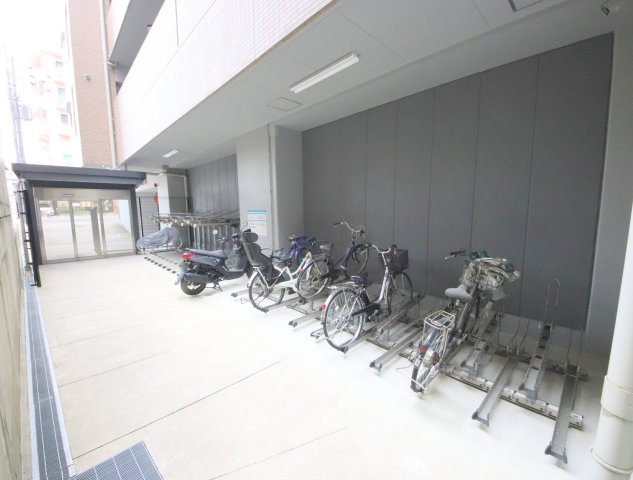 生駒市北新町の賃貸マンションのロビー