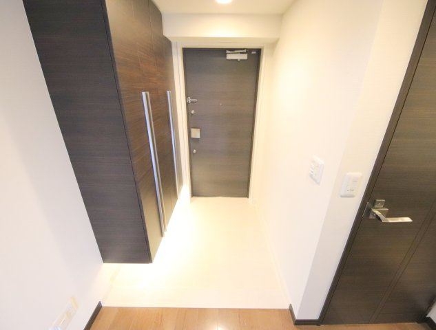 生駒市北新町の賃貸マンションの玄関