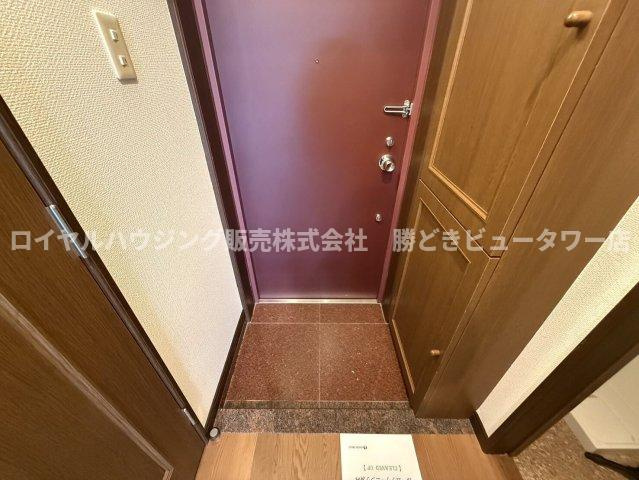 扉付き収納で見た目もすっきりです♪
